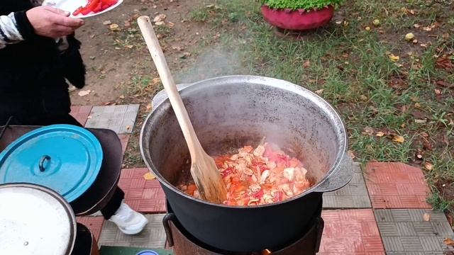 картошка с овощами в казане смотреть онлайн