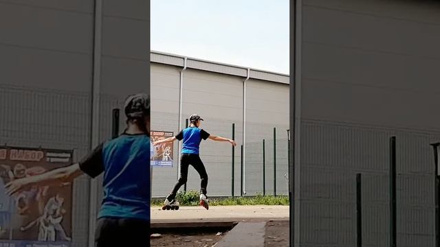 Фигурное катание на роликах ?? #фигуристкасамоучка #фигурноекатание #скольжение смотреть онлайн