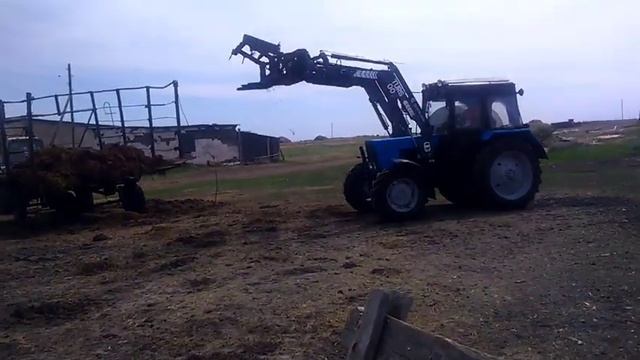 Турс 1500, самодельные вилы,чистим навоз. смотреть онлайн