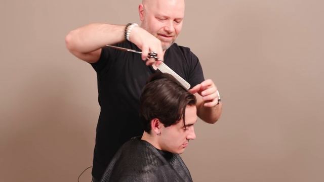 90's Curtains Haircut with Isaak Presley - TheSalonGuy смотреть онлайн