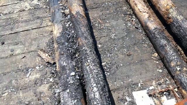 Дом своими руками#8 Очистили потолочные перекрытия смотреть онлайн