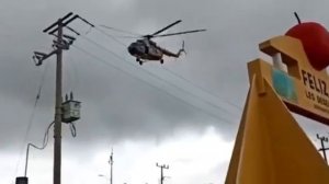 Вертолёт Ми 8 падает