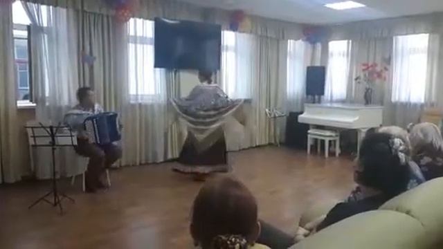 Коробова Анастасия - "Мужа дома нету" (Белгородская область страдания) смотреть онлайн