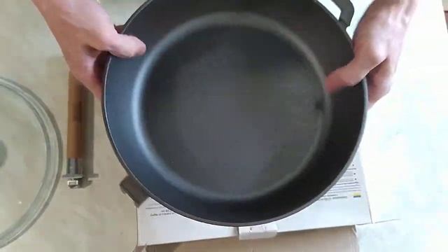 Видео отзыв: Обзор и распаковка чугунной сковороды Биол Классик с крышкой 0328с смотреть онлайн