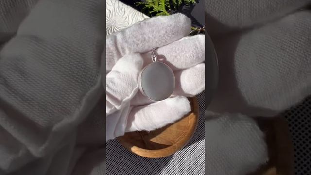 Wonderful pendant with real small pink ozothamnus flowers смотреть онлайн