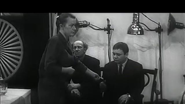 красивые женщины всегда глупы... смотреть онлайн