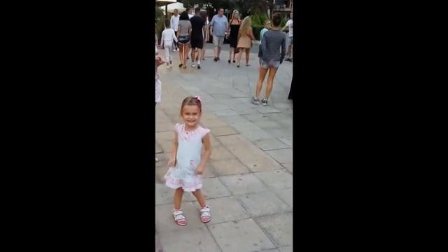 ТАНЕЦ ЮНОГО БЛОГЕРА. Dance Of The Young Blogger. #Shorts..mp4
