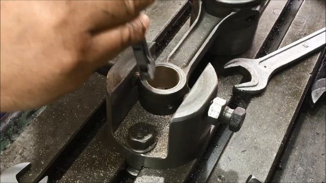 Т2. Расточка втулки шатуна смотреть онлайн