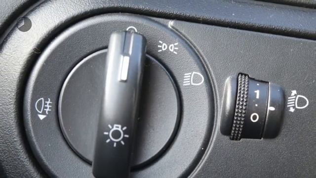 Ford Fiesta 1.3 Futura (70pk) 5-Drs! /Airco /Elek. ramen voor /Radio-CD /C.V. /Deelbare achterbank. смотреть онлайн