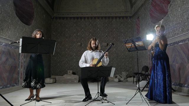 Ferdinando Carulli Trio op.9 no.3 in E minor for flute, violin and guitar - II Romance смотреть онлайн
