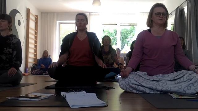 11times GAYATRI MANTRA 11 times MAHAMRITUNJAY MANTRA & 32न names of Durga смотреть онлайн