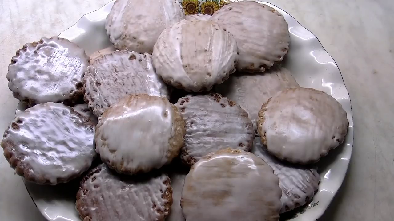 Пряник «Медовый поцелуй» с сахарной глазурью смотреть онлайн