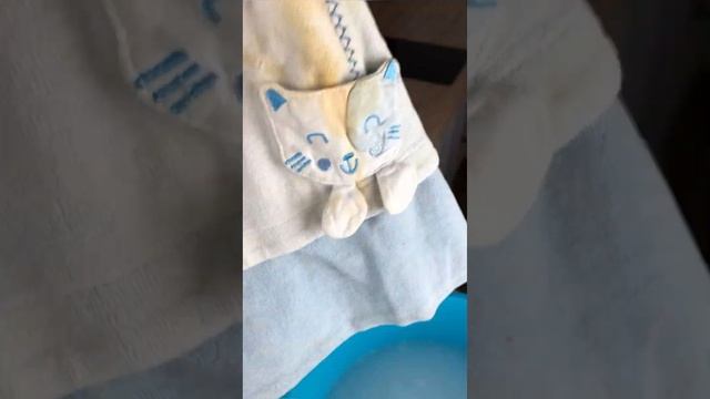 Как избавиться от застарелых пятен на детских вещах? смотреть онлайн