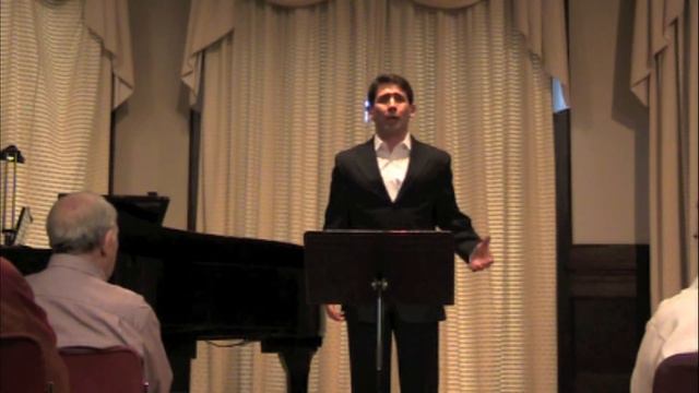 Franco Perrotta singing Addio sogni di gloria смотреть онлайн