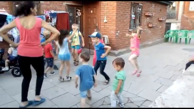 Позитивия 02 08 2019 'Калинка-малинка' русский народный танец воспитатель Наира Папян смотреть онлайн
