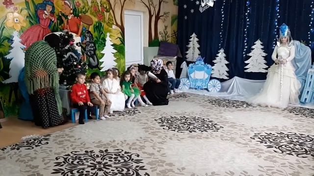 Новогодний утренник в группе Буратино смотреть онлайн
