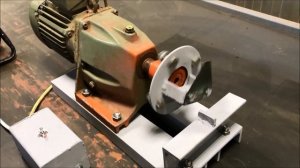 Простейший щепорез. Измельчитель веток своими руками. The simplest homemade wood chipper.