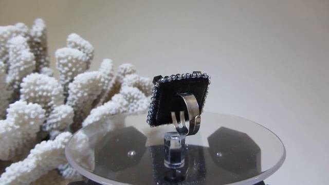 Ring with amethyst "Ferzin" from FLAUNDER. смотреть онлайн