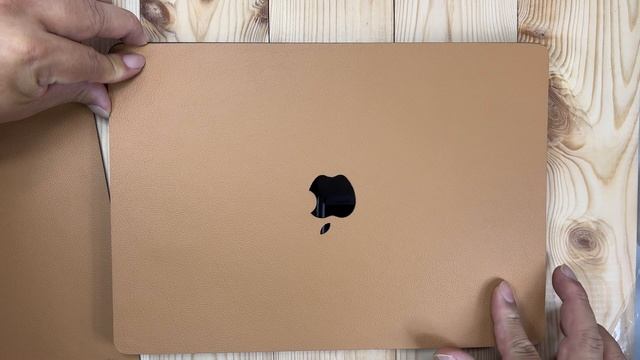 Macbook Air M2 Leather Skin смотреть онлайн