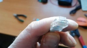 Обжимаем витую пару / Как сделать патч корд Ethernet - на распальцовке )