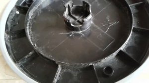 Как легко снять колесо на защёлках. Как снять колесо пылесоса