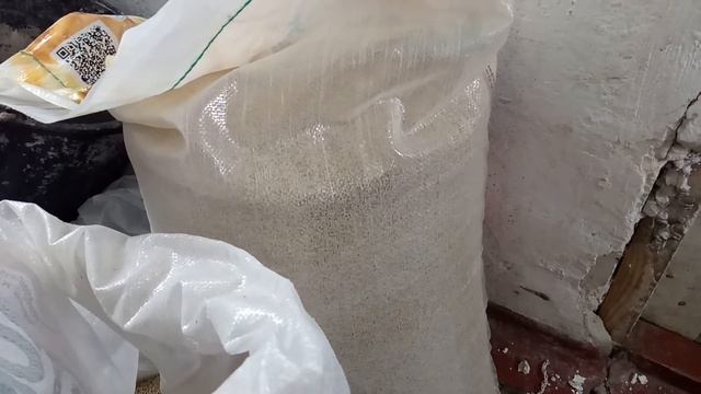 Чем питаются мои цыплята, успел довезти до дождя смотреть онлайн