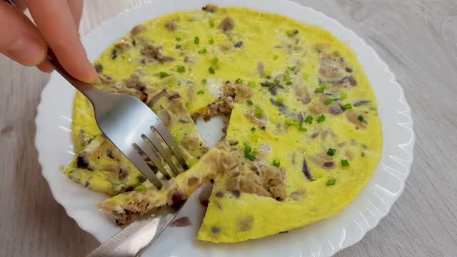 Легкий завтрак яичница с тунцом смотреть онлайн