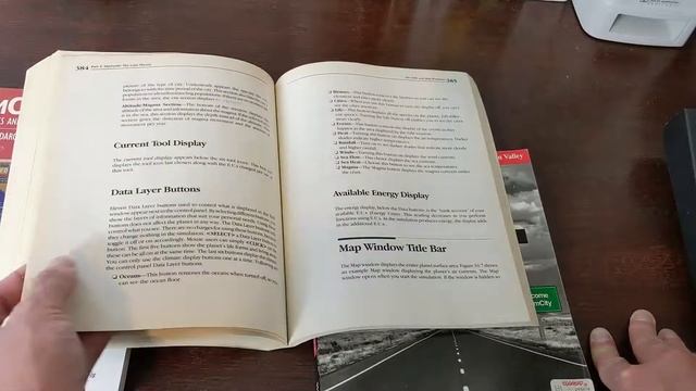 Vintage PC Game Strategy Guides (SimCity) смотреть онлайн
