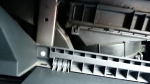 Suzuki Swift 2009 год 1,5 бензин Замена фильтра салона.