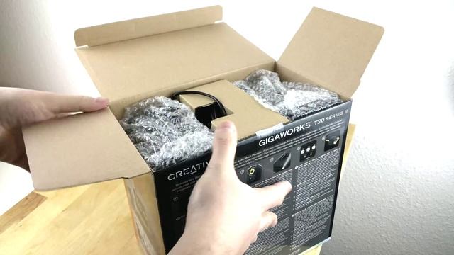 Creative GigaWorks T20 Series II Lautsprecher 2.0 | Unboxing