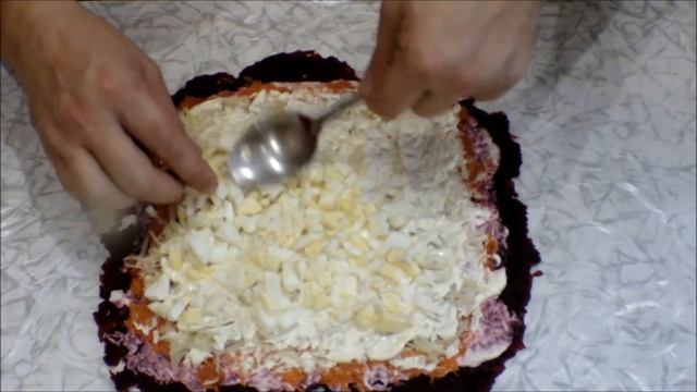 Селедка под шубой. Делаем рулетом. смотреть онлайн