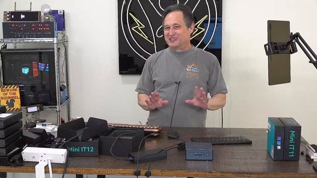 LIVE - Geekom Mini IT12 - Mini PC Unboxing And Review  - Budget Friendly!