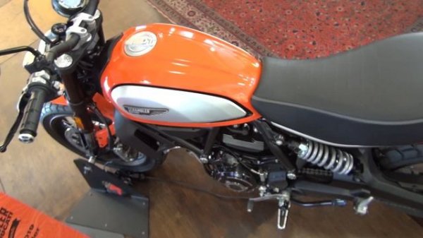 Ducati Scrambler Icon (2019) Exterior and Interior