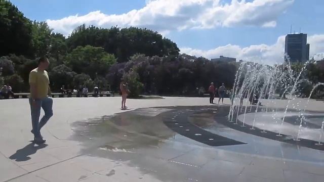 Прогуляемся по Сиреневому Саду! 19 мая 2021 г. смотреть онлайн