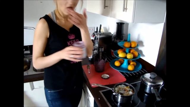 Чем кормить ребенка на прогулке? Детские рецепты. Быстро, просто и полезно. Едим и едем. смотреть онлайн