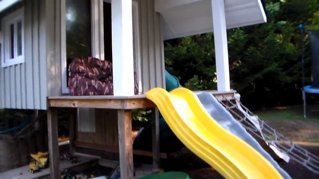 Turning kids play house, shed, chicken coup into emergency shelter for the coming depression. смотреть онлайн