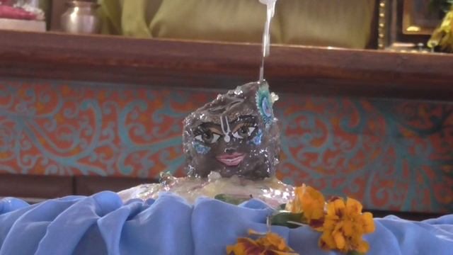 Гирирадж Абхишека \ Говардхан пуджа 2021 в Луганске смотреть онлайн