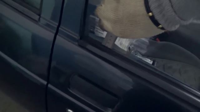 Вскрываем автомобиль линейкой за 5 сек / Как открыть машину без ключа? / Вскрываем любой ВАЗ смотреть онлайн