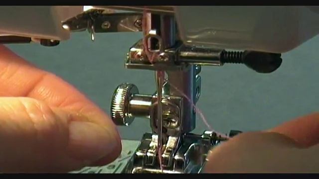 Threading your machine and bobin смотреть онлайн