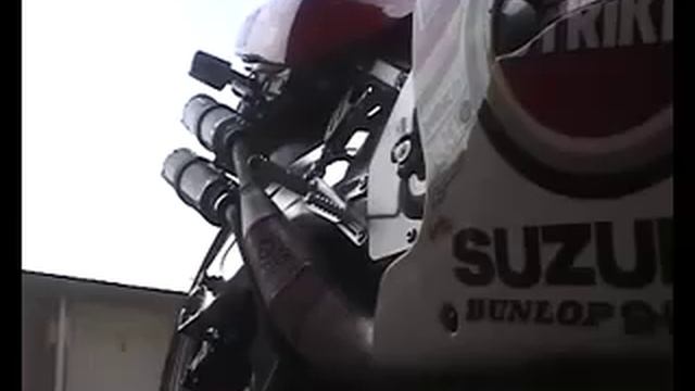 Suzuki RGV 250 Gamma Lucky Strike Carbon Arrow смотреть онлайн