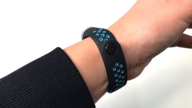 Ремешок Gurdini фитнес браслета Xiaomi Mi Band 3/4 Sport силиконовый черный с голубым смотреть онлайн