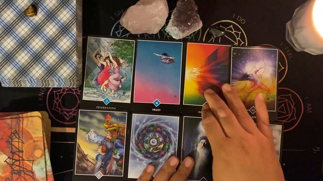 ?Messages From Your Person???✨???? Pick a Pile ? Pick a Card смотреть онлайн