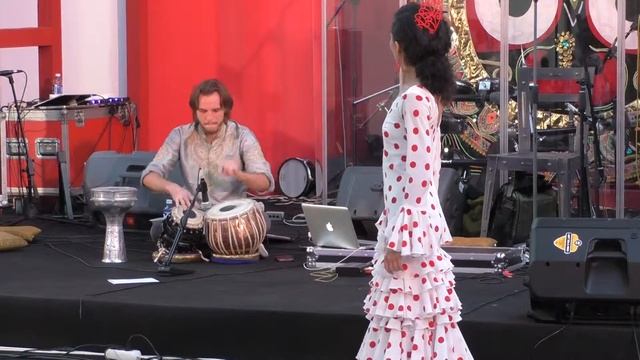 Марина Коробко и Денис Кучеров - Фламенко-шоу на "Ведалайф-2015", Кузнецкий мост, 09.08.2015 смотреть онлайн