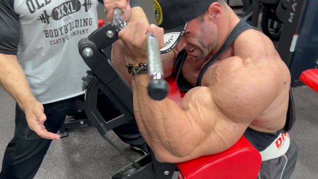 TRAINING WITH MILOS SARCEV || BICEPS & TRICEPS super sets at DRAGONS LAIR GYM, Las Vegas смотреть онлайн
