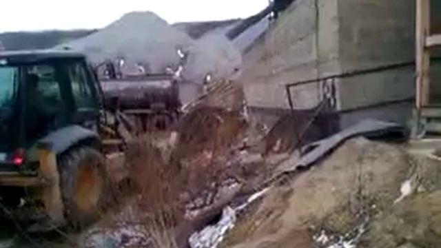 Перегрузка бетона из миксера в миксер ООО "СК "САМОРИ" #1 смотреть онлайн