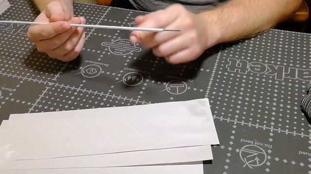 Трубочки из газет / Как я кручу бумажные трубочки левой рукой/ Бумажная лоза смотреть онлайн