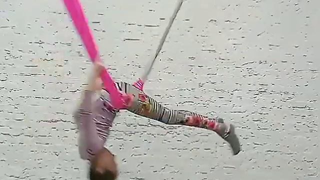 А каким спортом занимаетесь вы? Трюки "Флай-йога". смотреть онлайн