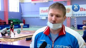 В Сургутском районе проходят всероссийские соревнования по тяжелой атлетике