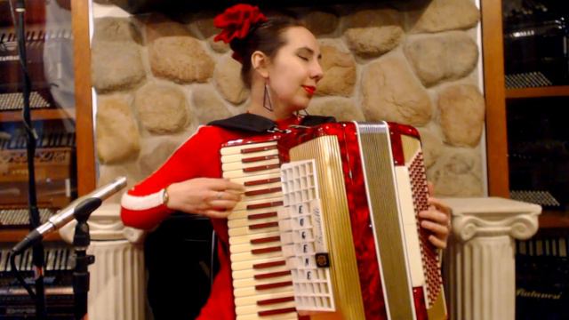 6175 - Red Gold Scandalli "Eugene" Piano Accordion LMM 41 120 $1299 смотреть онлайн