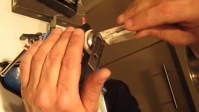 Peugeot/Renalut lock pick מנעולן לרכב смотреть онлайн